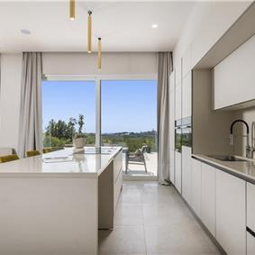 Luxury 4-Bedroom Villa with generous sized Infinity Pool near Buje, Istria. Sleeps 8